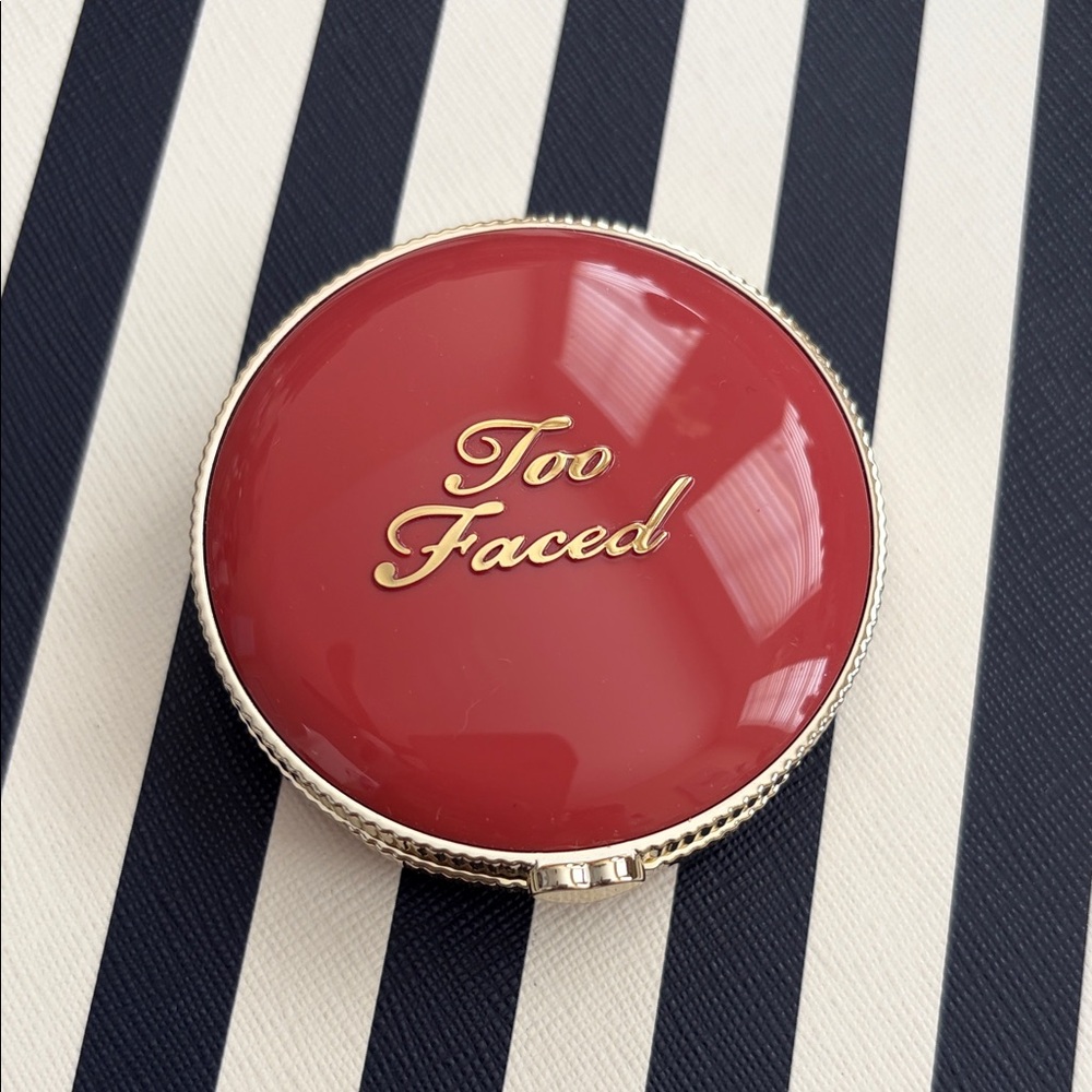 Too Faced Glossy Cloud Crush Blush Head in the Clouds